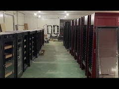 Đèn LED kỹ thuật số có thể khóa Kệ gỗ tuyết tùng Tủ làm mát xì gà điện